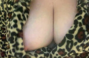 Jiggling my phat 42G Udders for the..