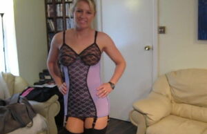 Lovely Mummy in Super-sexy Lingerie